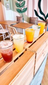 Coffee, fresh drinks and smoothies for a family brunch near Disneyland Paris