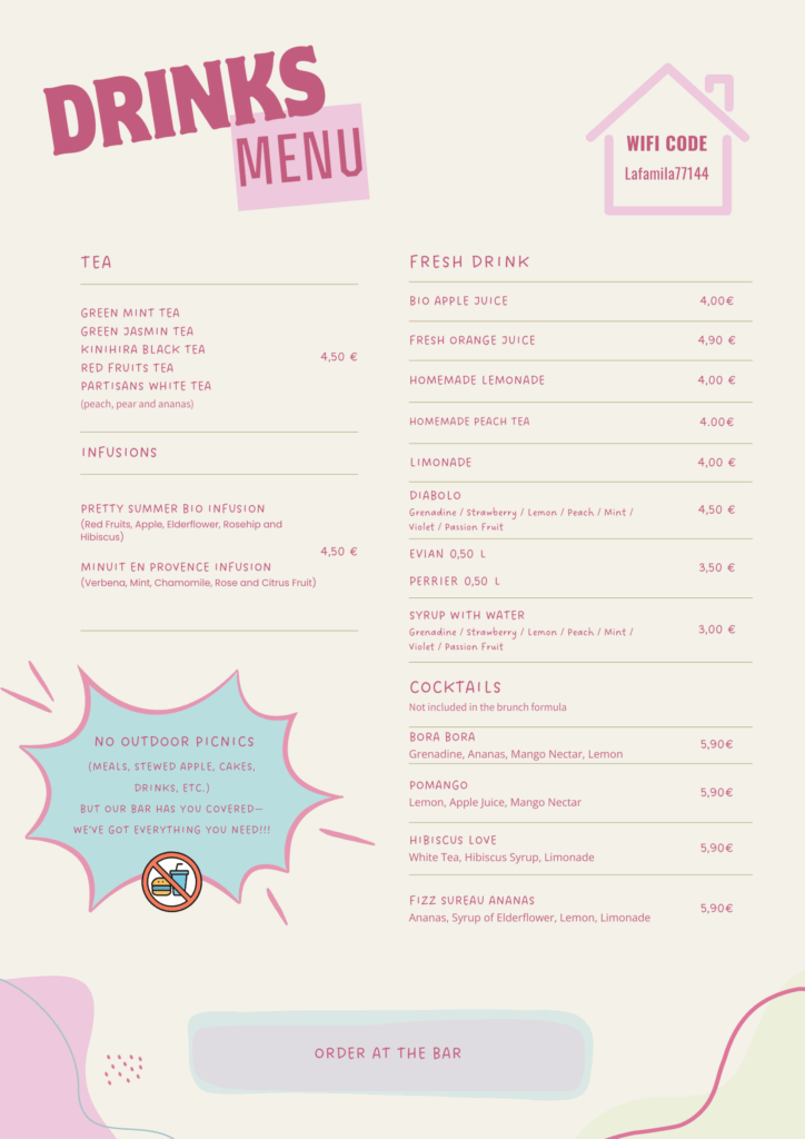 Fresh drinks, iced teas, smoothies and alcohol-free cocktails served at La Famila, a kids friendly café near Val d’Europe.